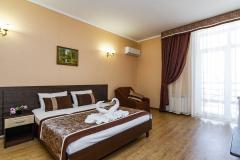 Двухкомнатный семейный Люкс с двумя балконами